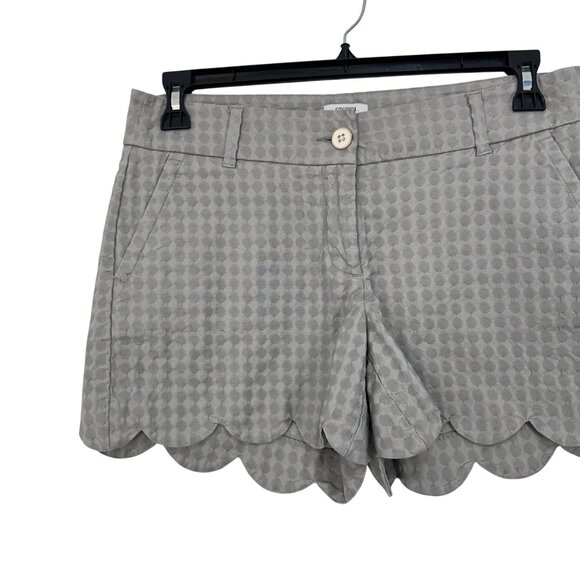 Crown & Ivy Shelvy Women Scalloped Hem Gray Polka Dot Chino Shorts Size 4 - Picture 2 of 11